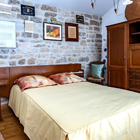 Amazing Home In Lonnes With Heated Swimming Pool * Lonnes