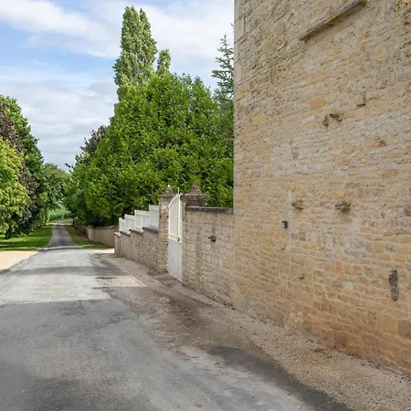 Dom wakacyjny Amazing Home In Lonnes With Heated Swimming Pool Lonnes