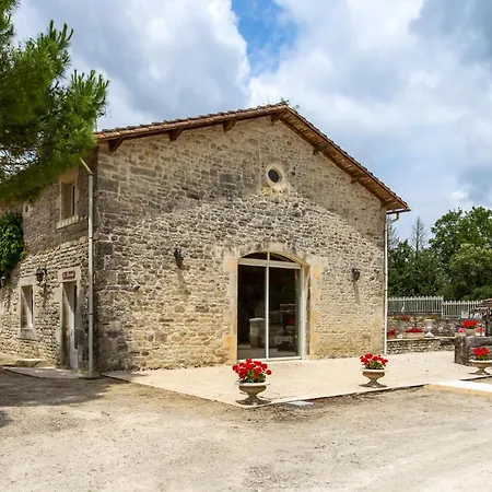 Dom wakacyjny Amazing Home In Lonnes With Heated Swimming Pool *